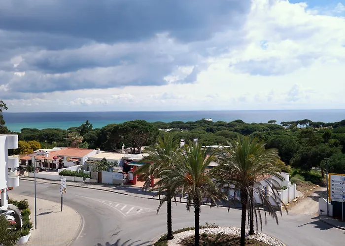 Muthu Oura
